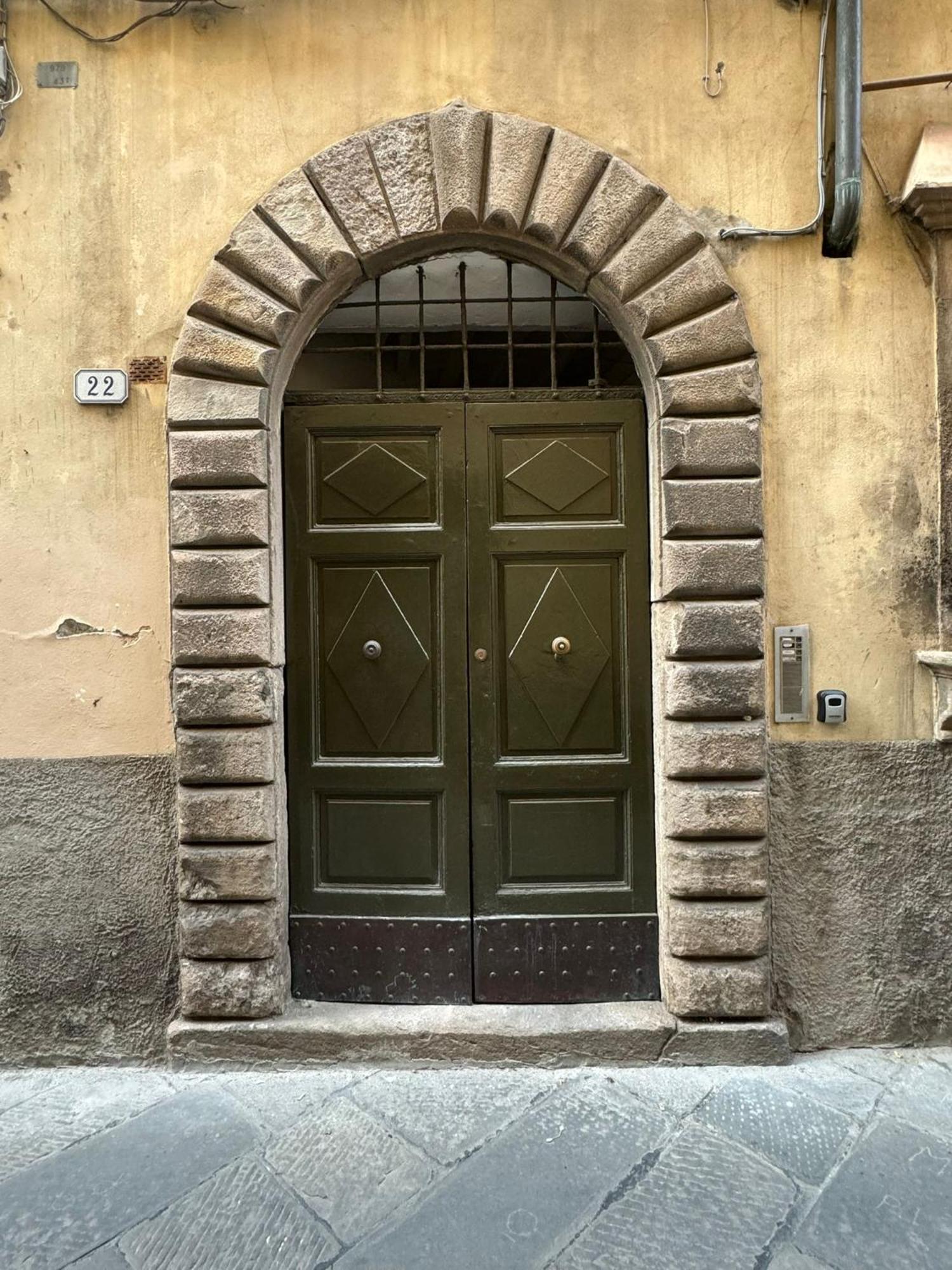 La Casa Del Galletto - At The Top Of The City Lucca Exteriör bild